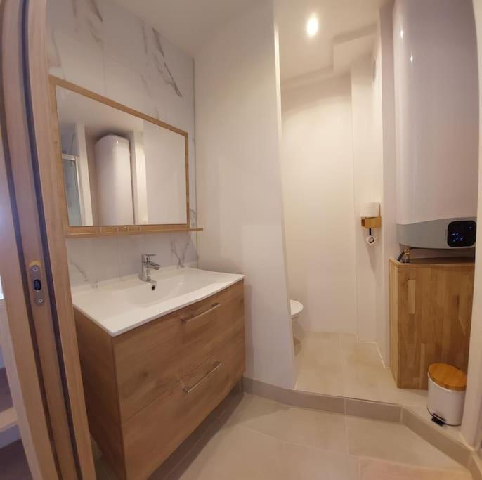 Front De Mer - Emplacement Prise Au Calme - T2 Moderne Et Entierement Climatise - Tout A Pieds Sanary-sur-Mer Exterior photo