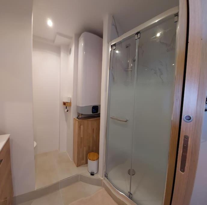 Front De Mer - Emplacement Prise Au Calme - T2 Moderne Et Entierement Climatise - Tout A Pieds Sanary-sur-Mer Exterior photo